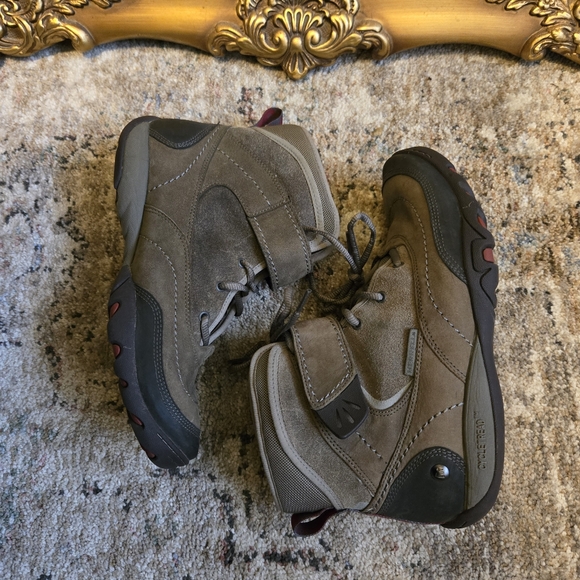 Merrell 'Boulder' Cycletread Leather Hiking Boots - Picture 2 of 10